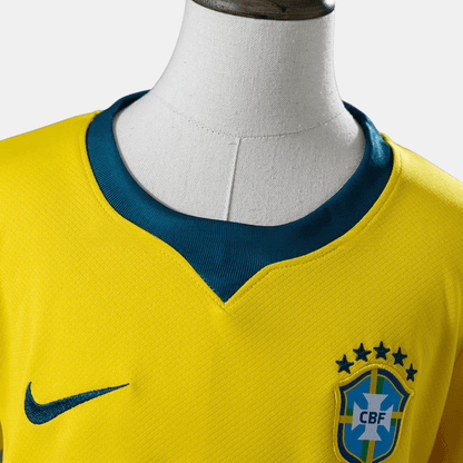 Kit Infantil Seleção Brasileira 2026/27 - Fábrica do Hexa - Mantos da Seleção 2026